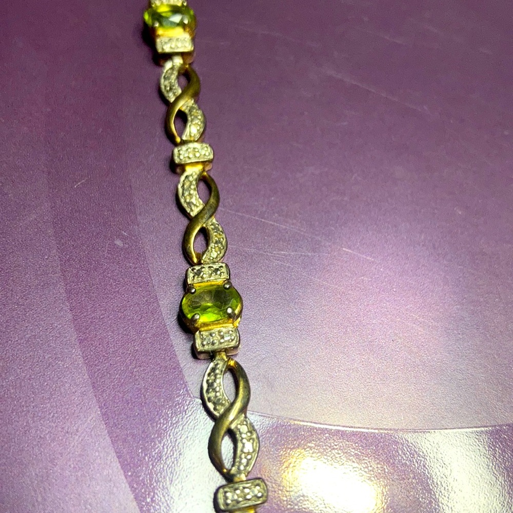 Peridot & diamond chips 7” tennis style bracelet